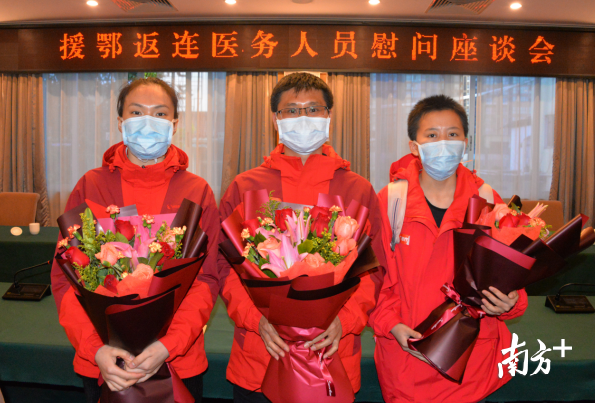 支援湖北、奮戰(zhàn)抗疫一線的莫文慶、曾慧、丘金霞3人入選2020年“清遠(yuǎn)市最美人物之最美醫(yī)生/護(hù)士”。黃津 攝