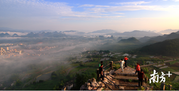 巾峰遠(yuǎn)眺。張志勇 攝