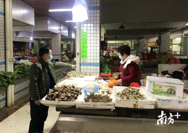 強(qiáng)化市場(chǎng)監(jiān)管，建立整改臺(tái)賬，發(fā)現(xiàn)一處，整改一處，銷號(hào)一處。