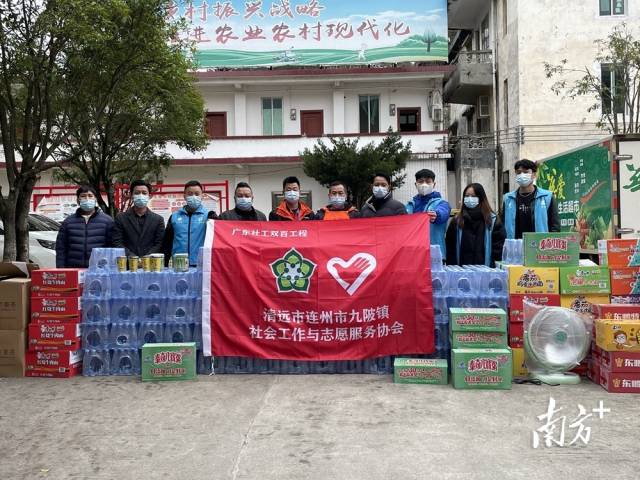 籌措物資助力困難群眾暖度寒冬。