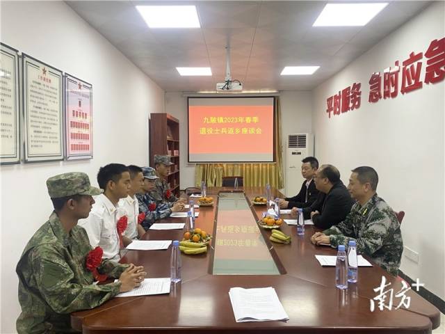 座談會(huì)現(xiàn)場。