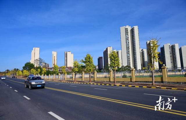 岡溪路。黃津 攝